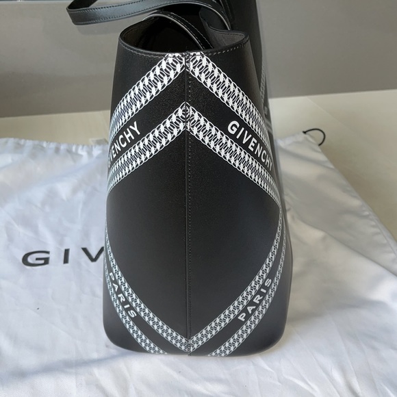 Givenchy Wing Tote w/ detachable pouch. - Picture 9 of 11